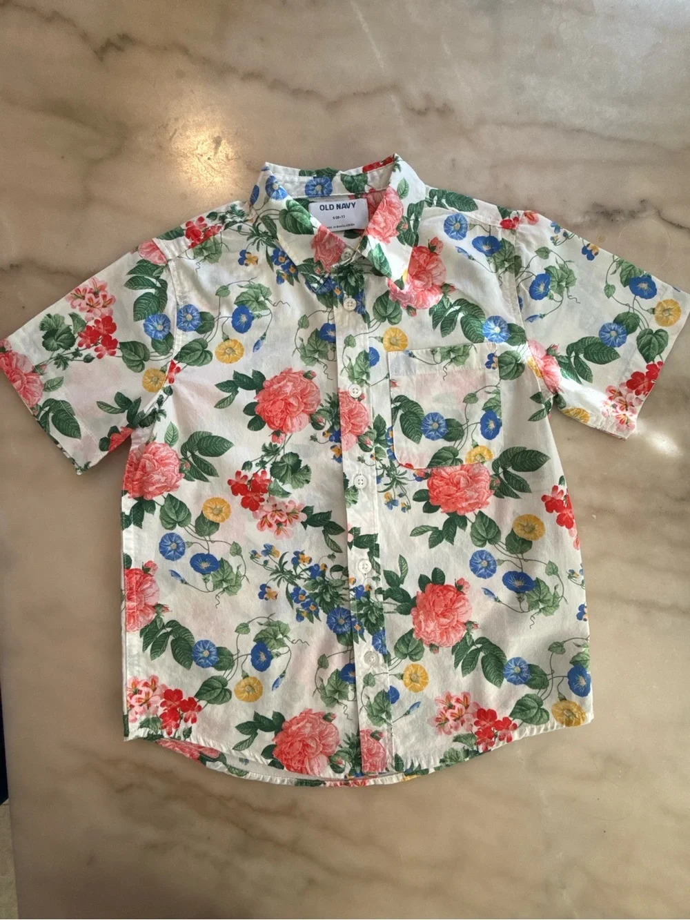 Old Navy kids White Floral Short-Sleeve Button-Up Shirt small